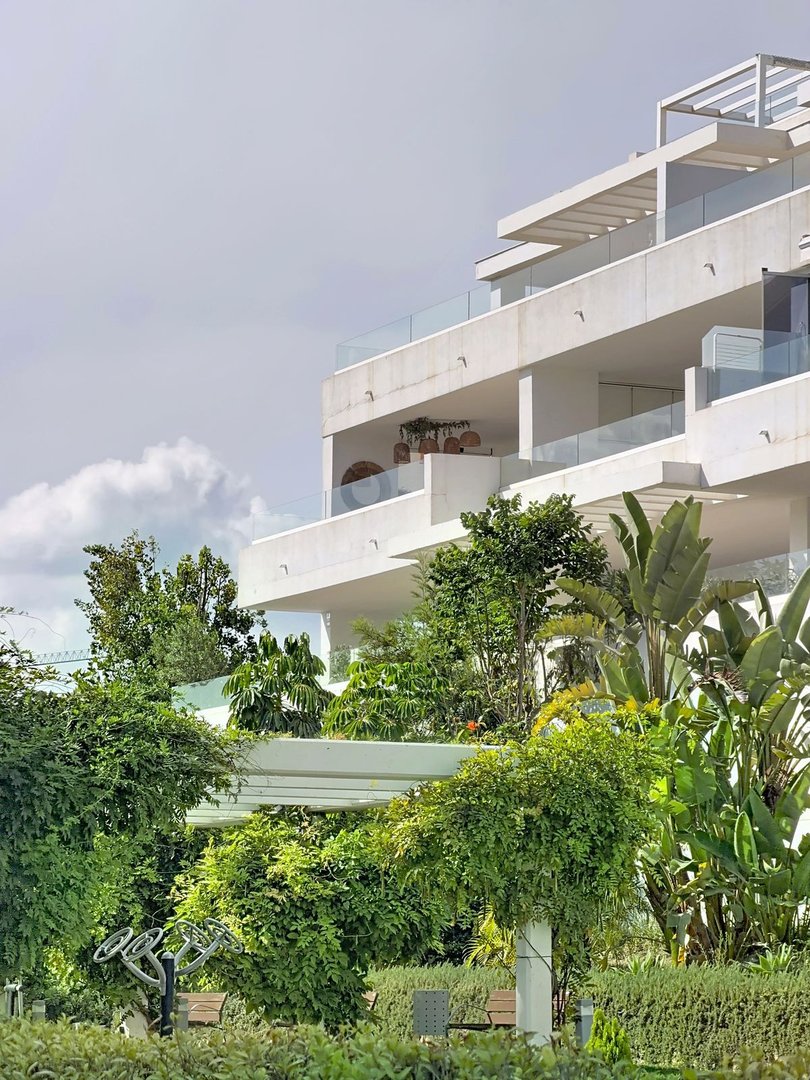 3 Bed Middle Floor Apartment in Estepona