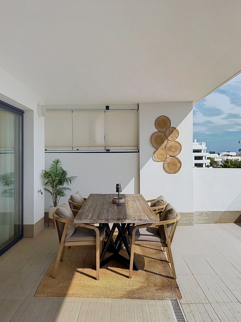 3 Bed Middle Floor Apartment in Estepona