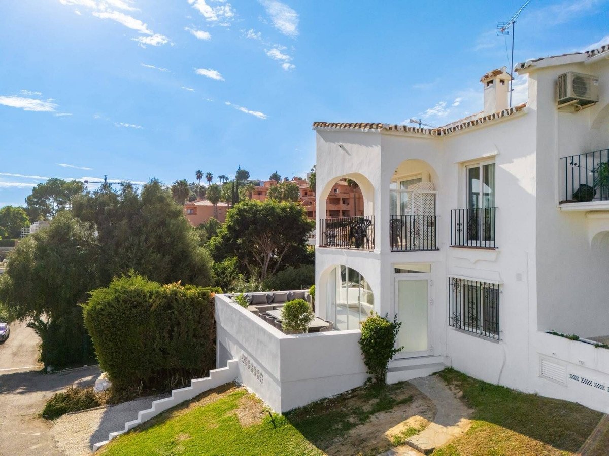 3 Bed Ground Floor Apartment in El Paraiso