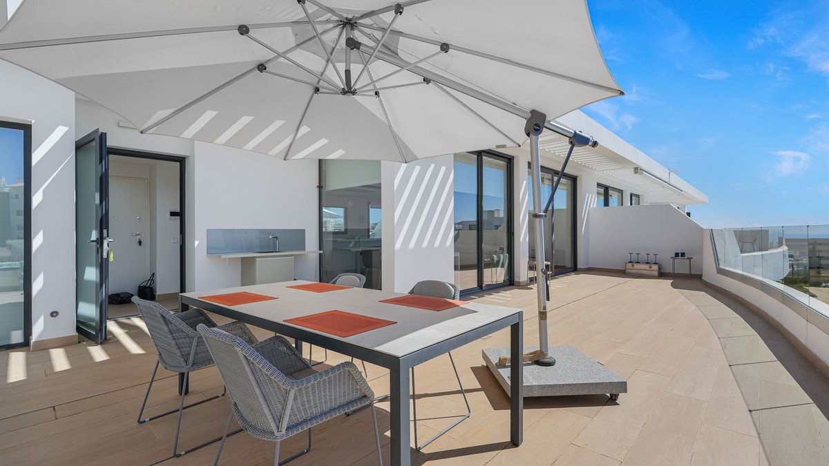 2 Bed Penthouse in Higueron