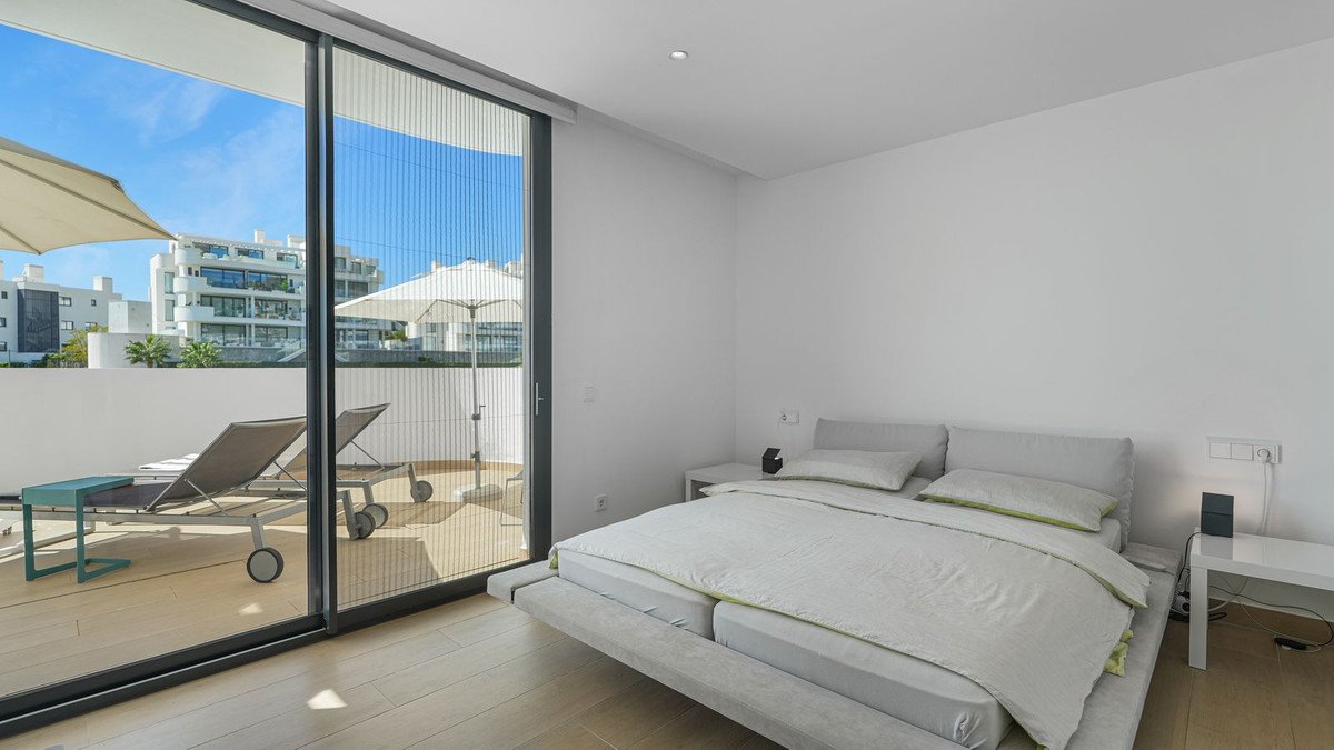 2 Bed Penthouse in Higueron