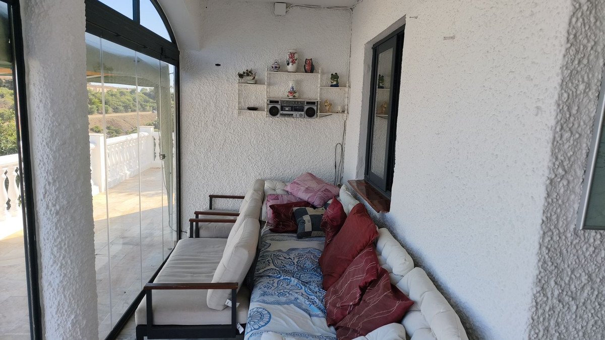 6 Bed Detached Villa in Mijas Costa