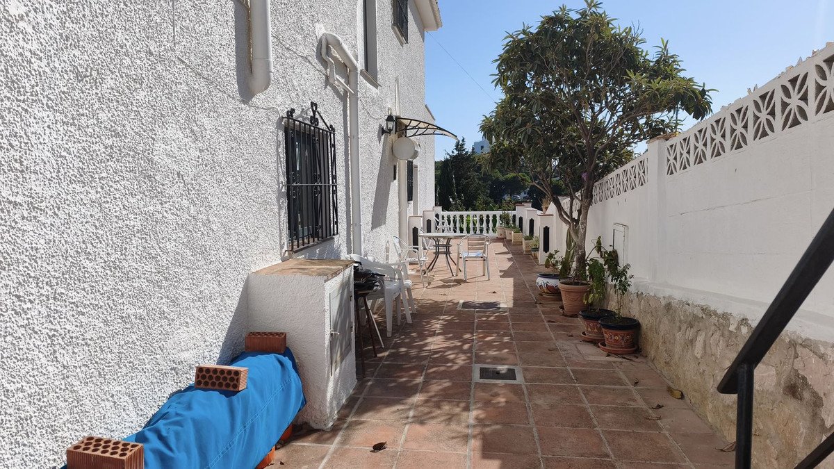 6 Bed Detached Villa in Mijas Costa