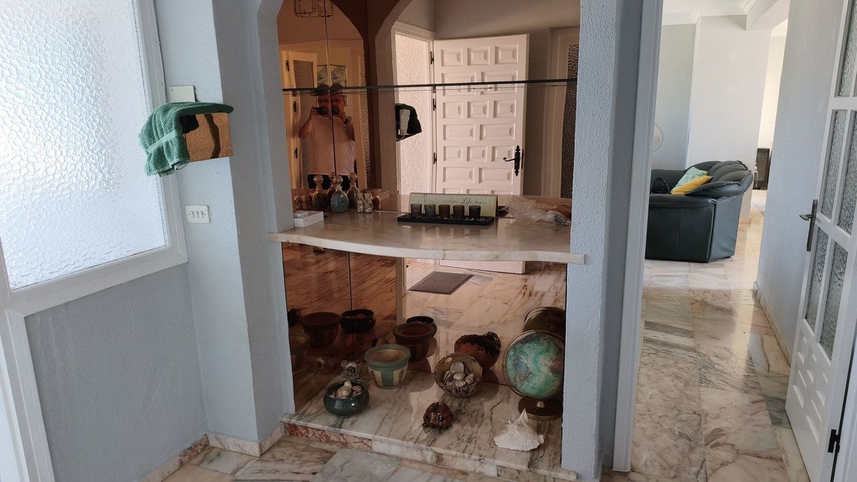6 Bed Detached Villa in Mijas Costa