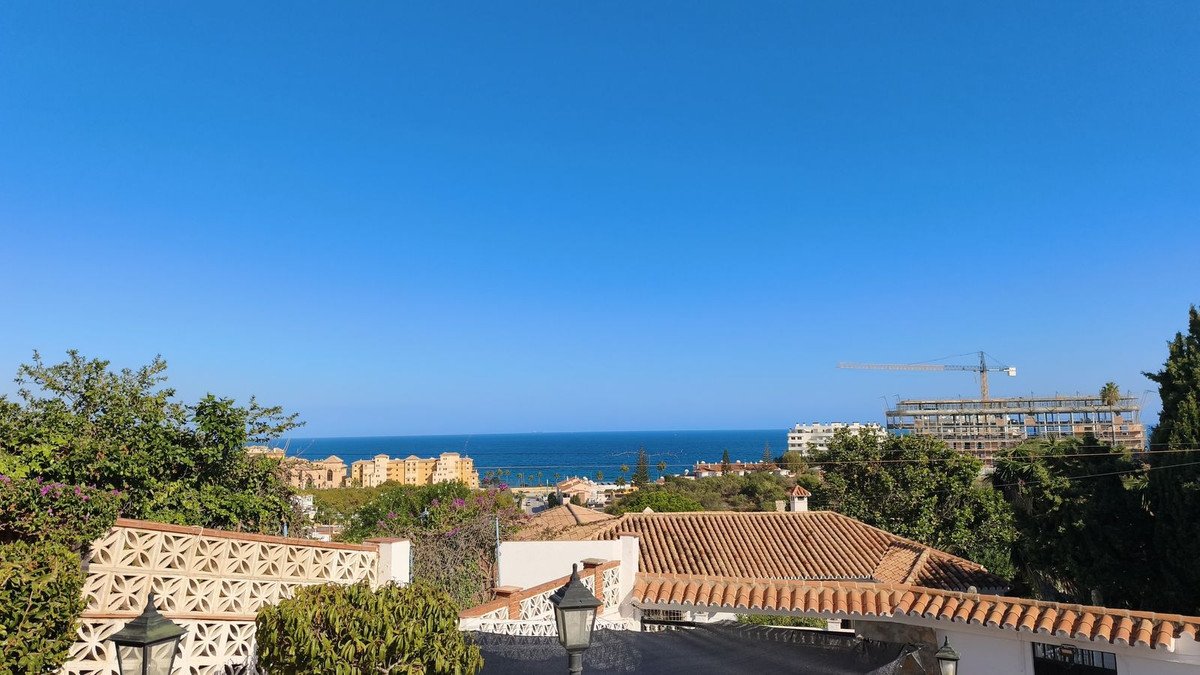 6 Bed Detached Villa in Mijas Costa