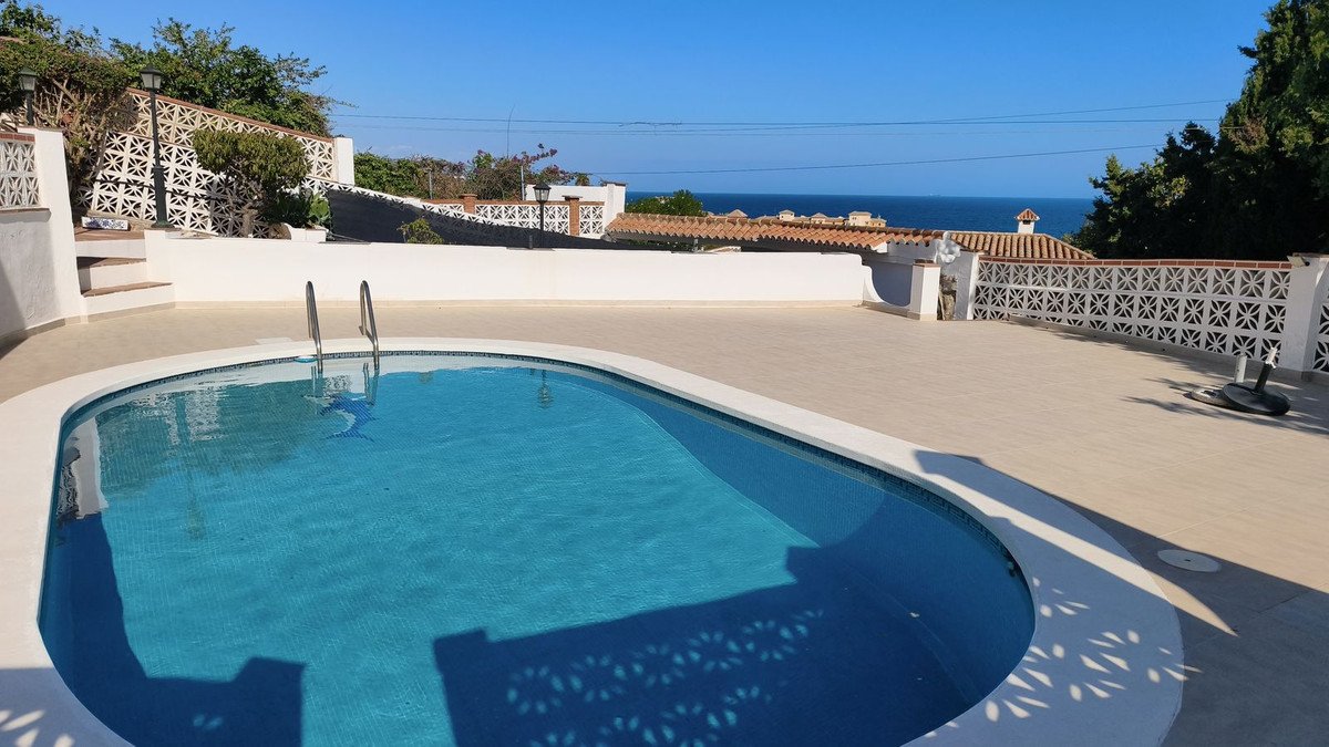 6 Bed Detached Villa in Mijas Costa