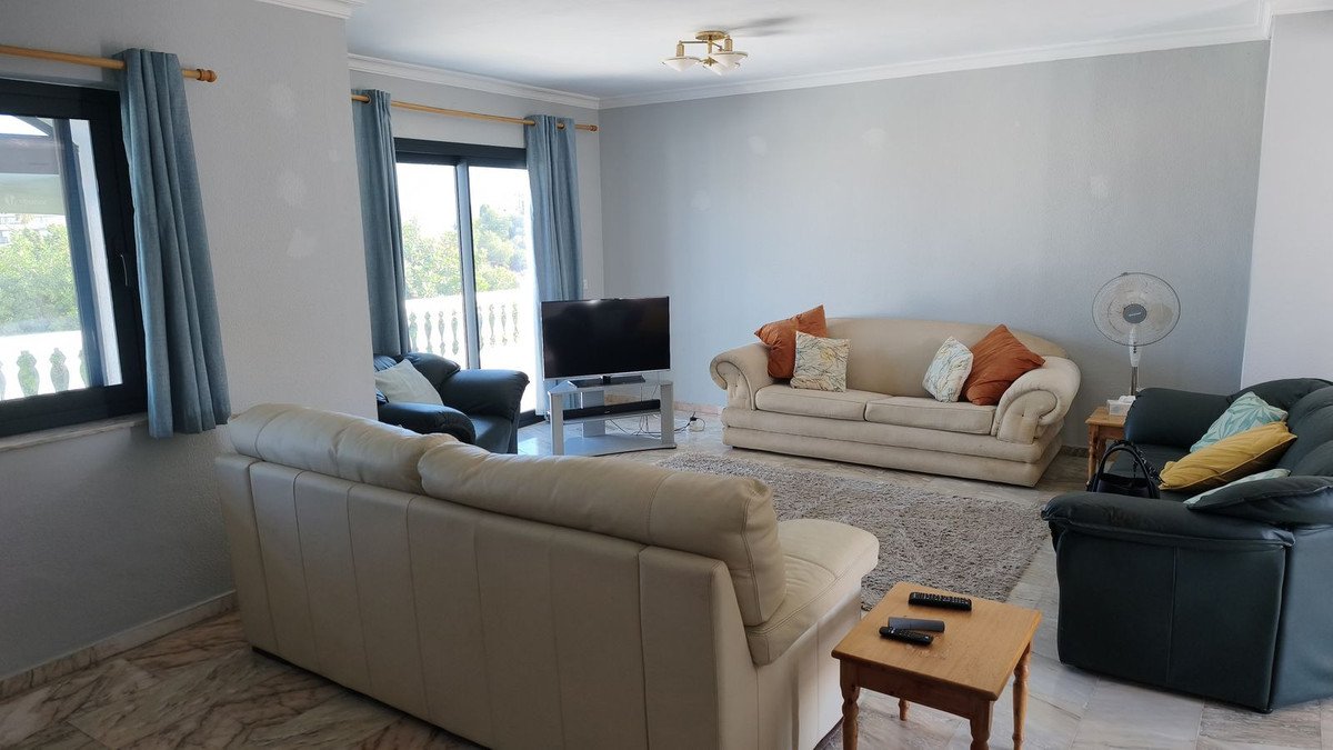 6 Bed Detached Villa in Mijas Costa