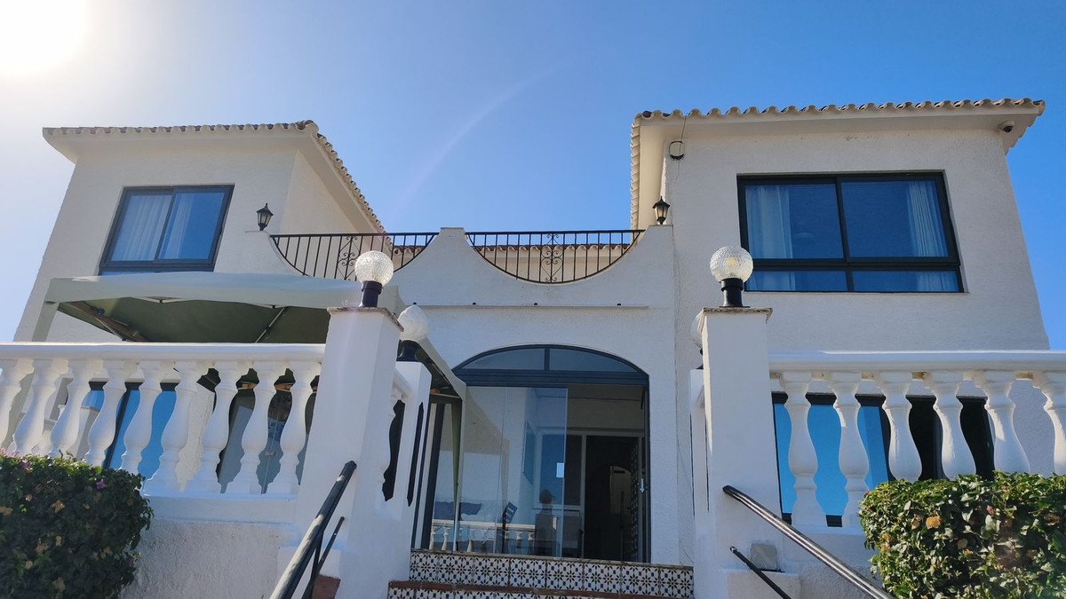 6 Bed Detached Villa in Mijas Costa