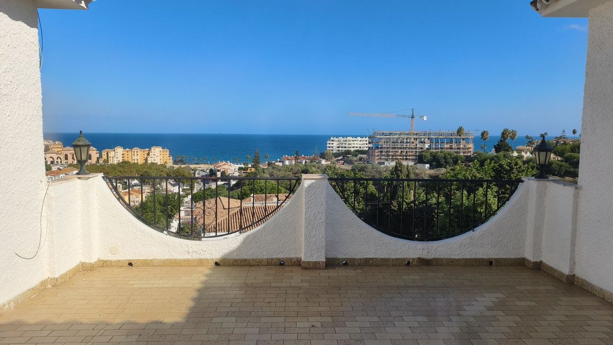 6 Bed Detached Villa in Mijas Costa