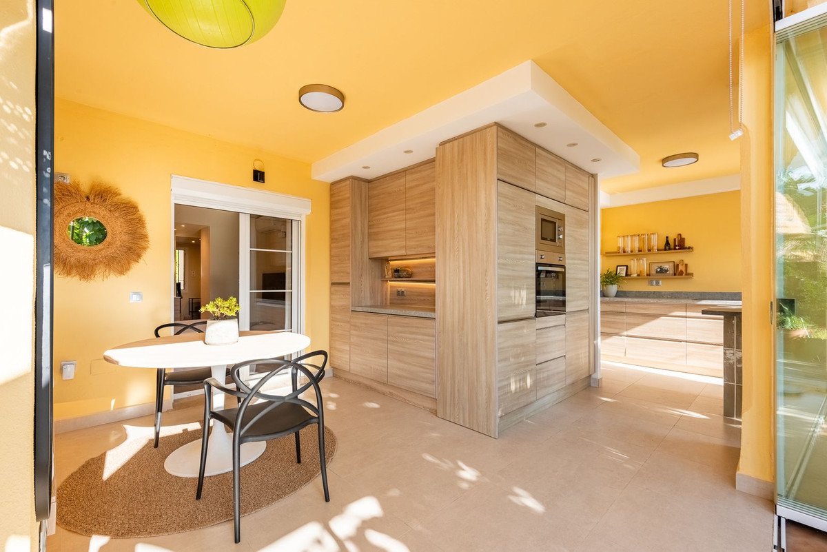 3 Bed Ground Floor Apartment in Nueva Andalucía