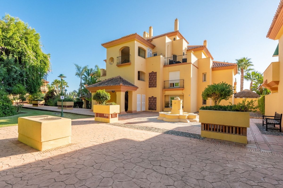 3 Bed Ground Floor Apartment in Nueva Andalucía