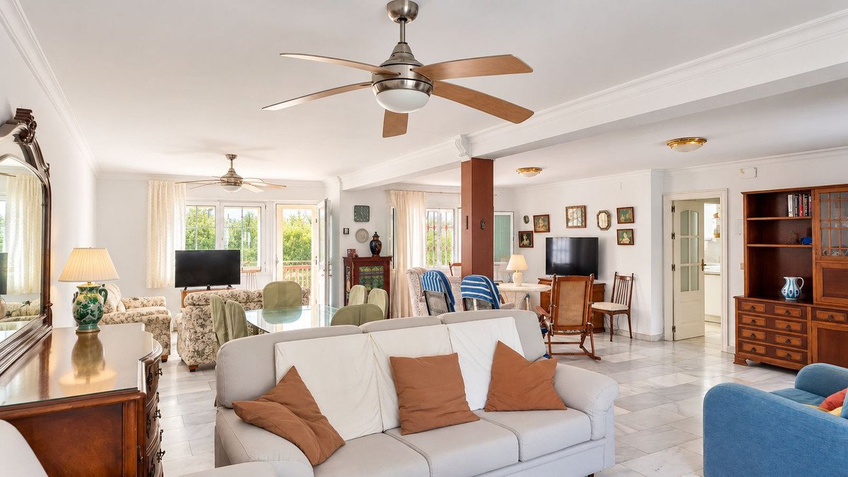 4 Bed Detached Villa in Benalmadena