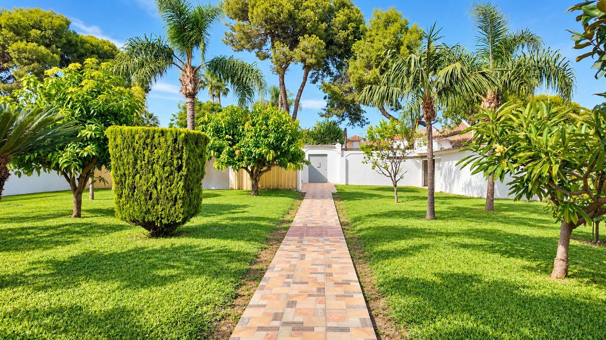 4 Bed Detached Villa in Benalmadena