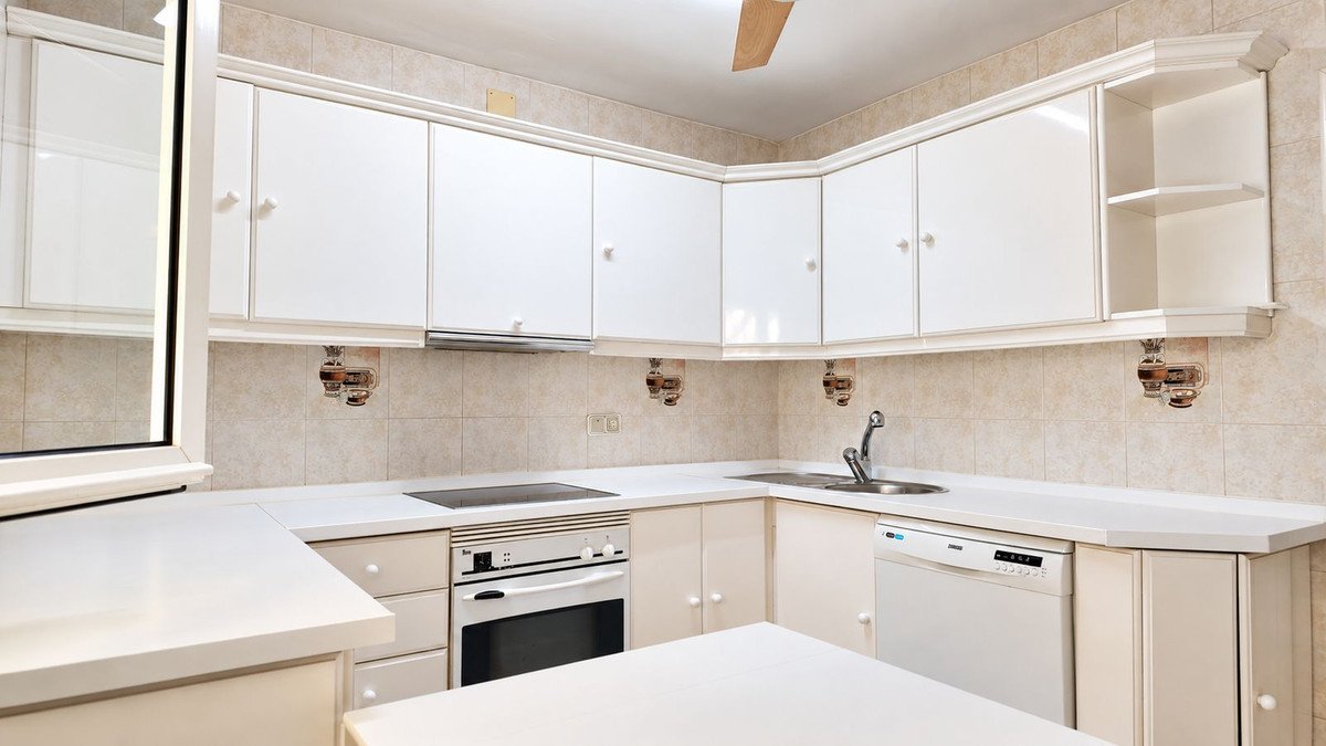 4 Bed Detached Villa in Benalmadena