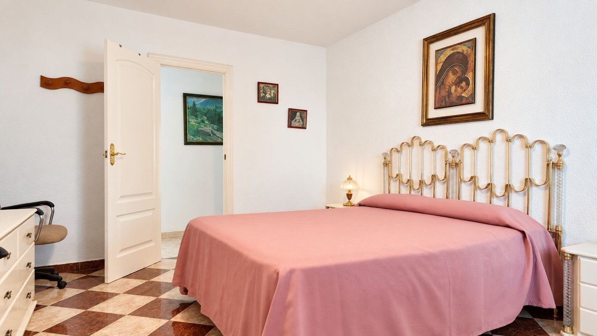 4 Bed Detached Villa in Benalmadena