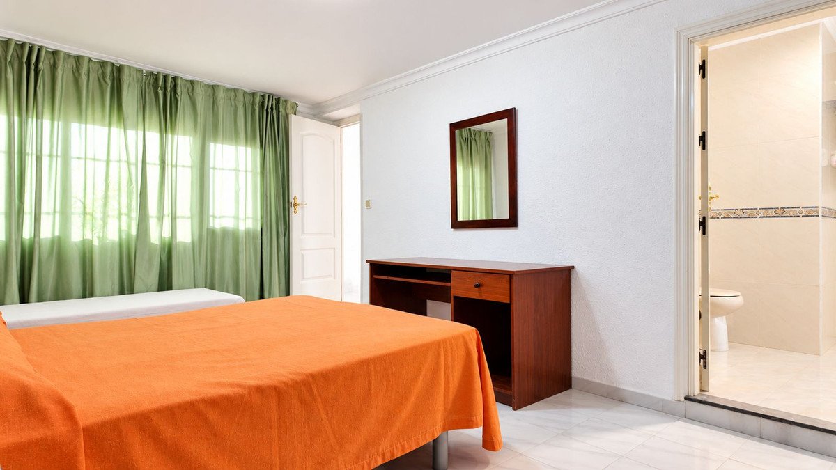 4 Bed Detached Villa in Benalmadena