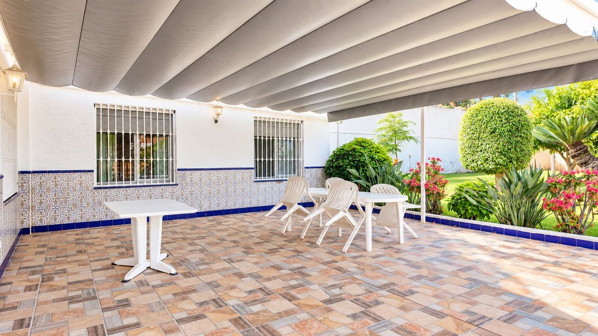 4 Bed Detached Villa in Benalmadena