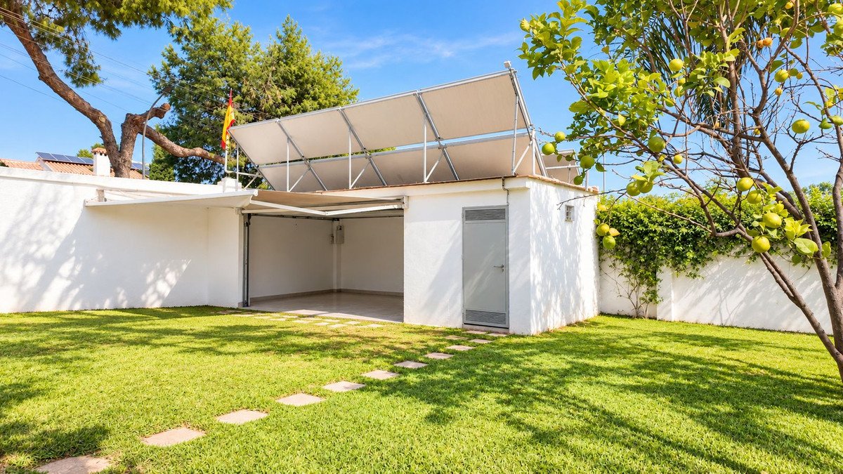 4 Bed Detached Villa in Benalmadena