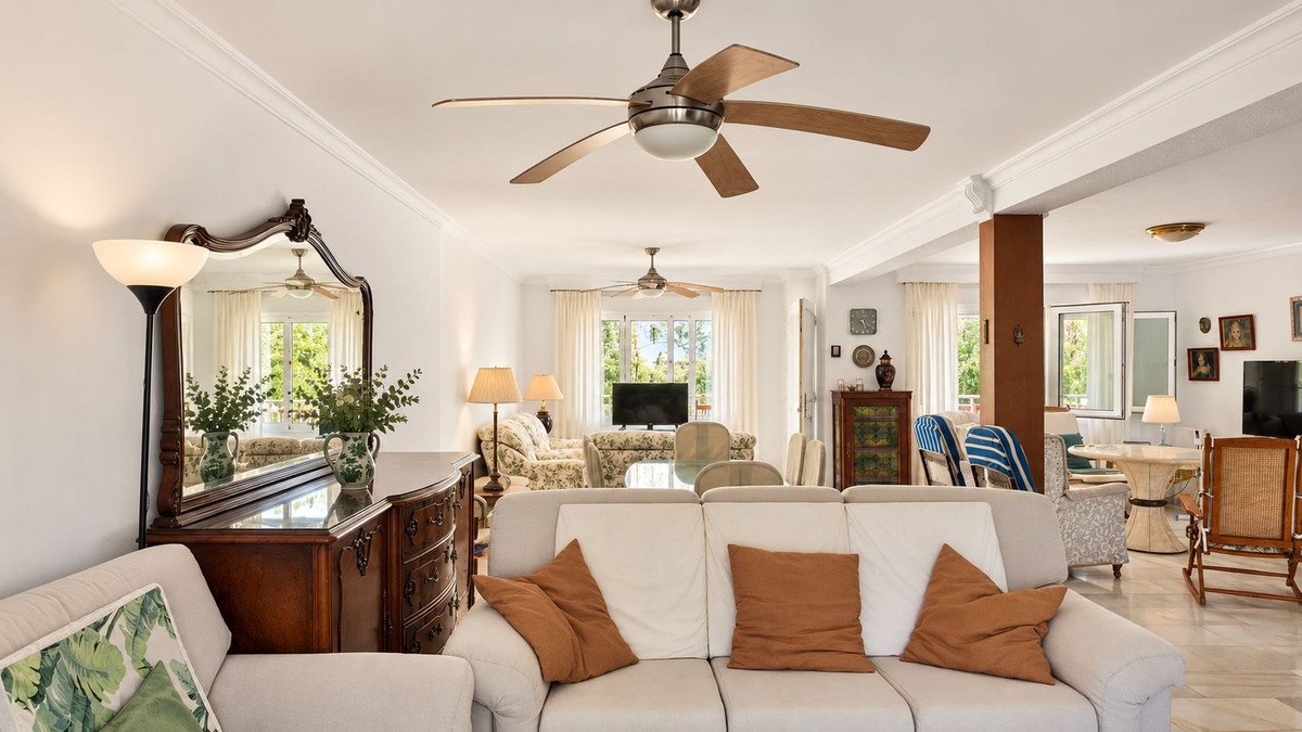 4 Bed Detached Villa in Benalmadena