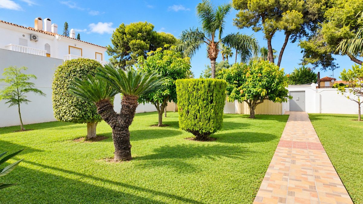 4 Bed Detached Villa in Benalmadena