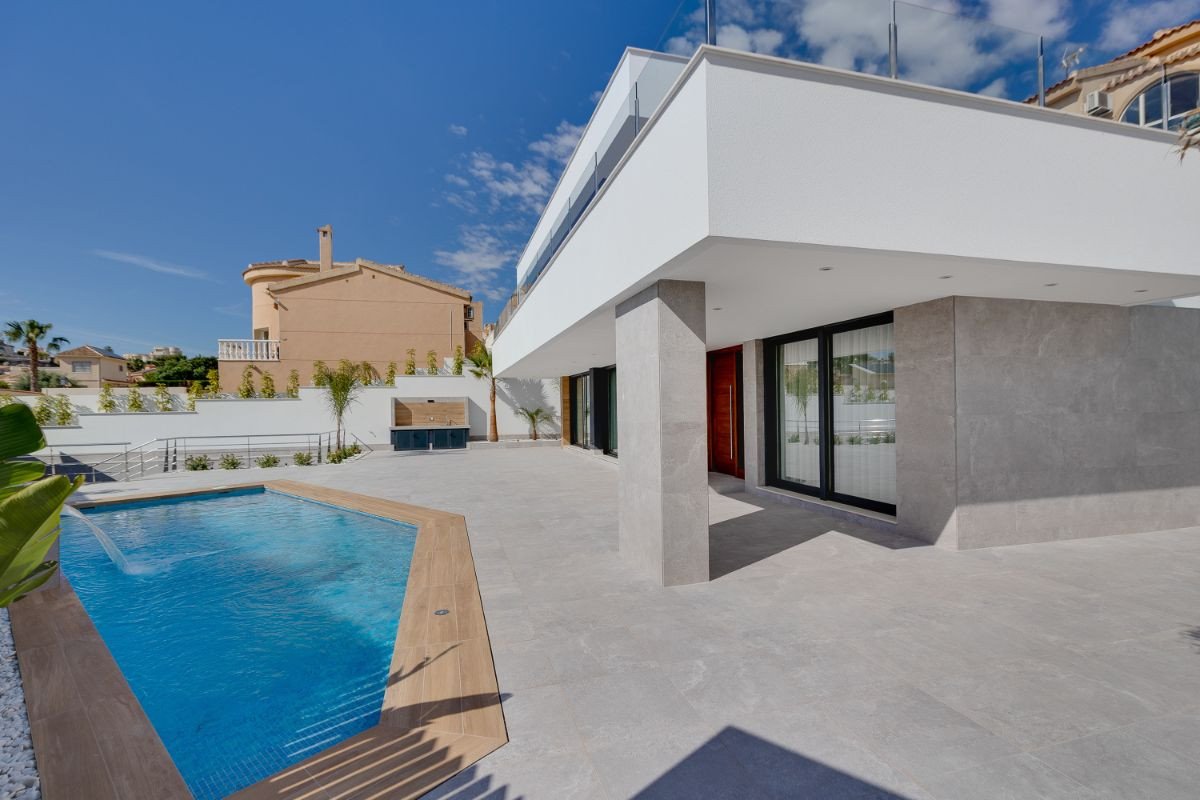 4 Bed Detached Villa in Rojales