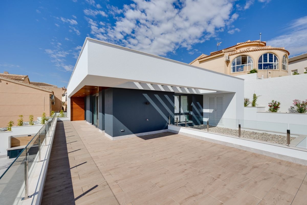 4 Bed Detached Villa in Rojales