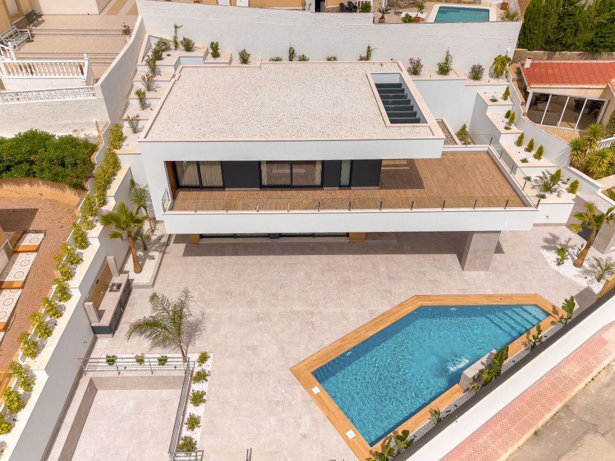 4 Bed Detached Villa in Rojales