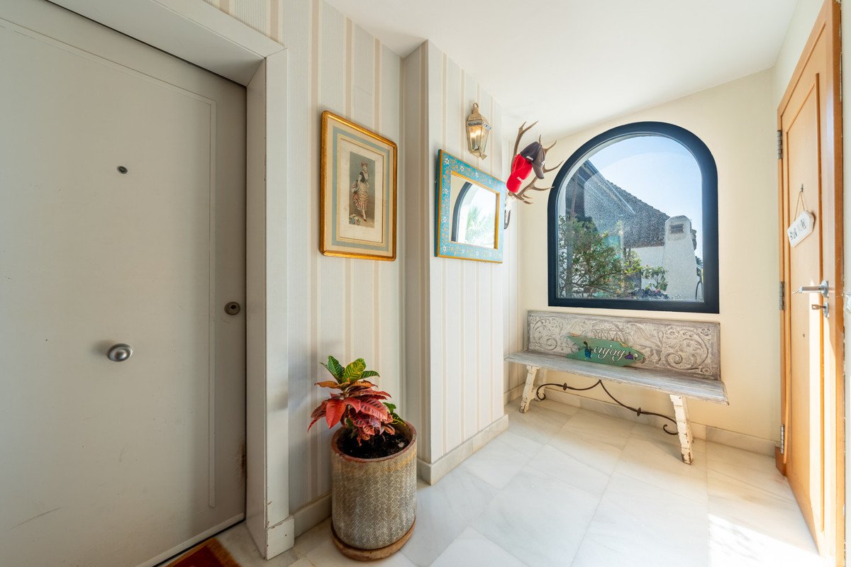 4 Bed Middle Floor Apartment in Sotogrande Costa