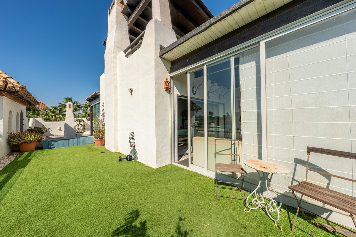 4 Bed Middle Floor Apartment in Sotogrande Costa