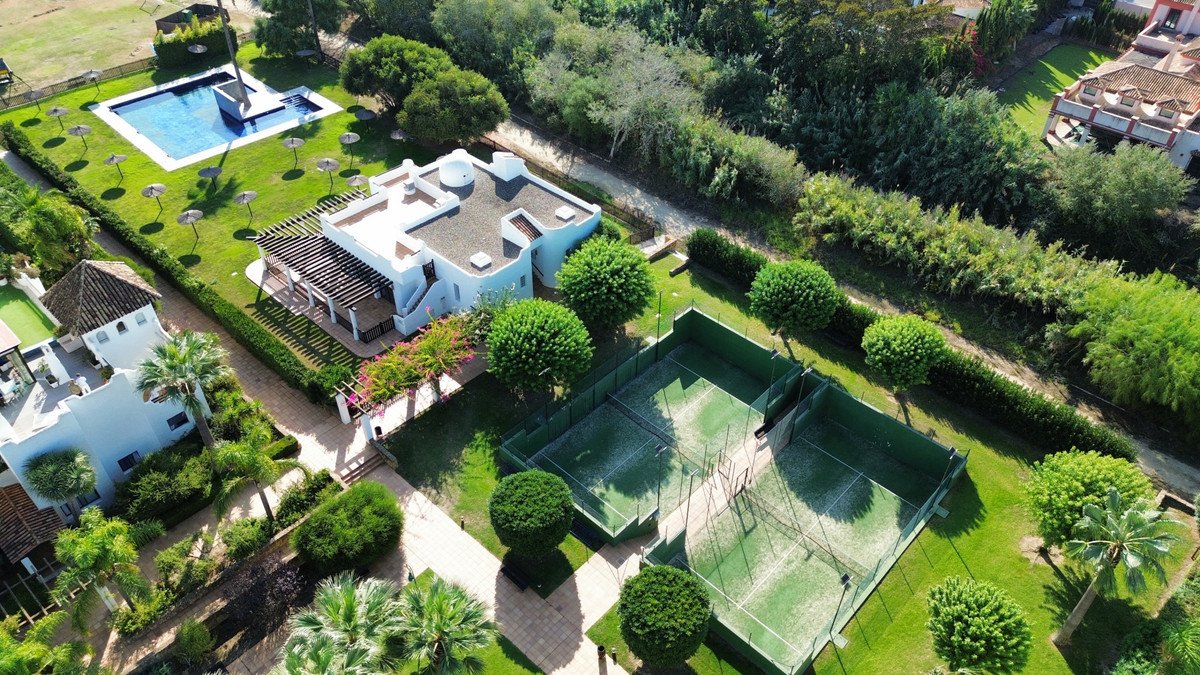 4 Bed Middle Floor Apartment in Sotogrande Costa