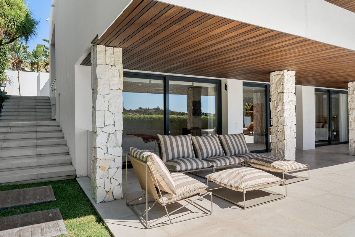 5 Bed Detached Villa in Nueva Andalucía