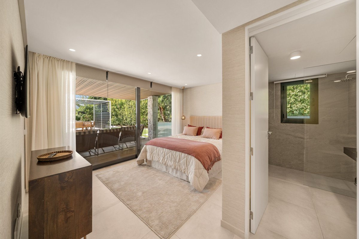 5 Bed Detached Villa in Nueva Andalucía