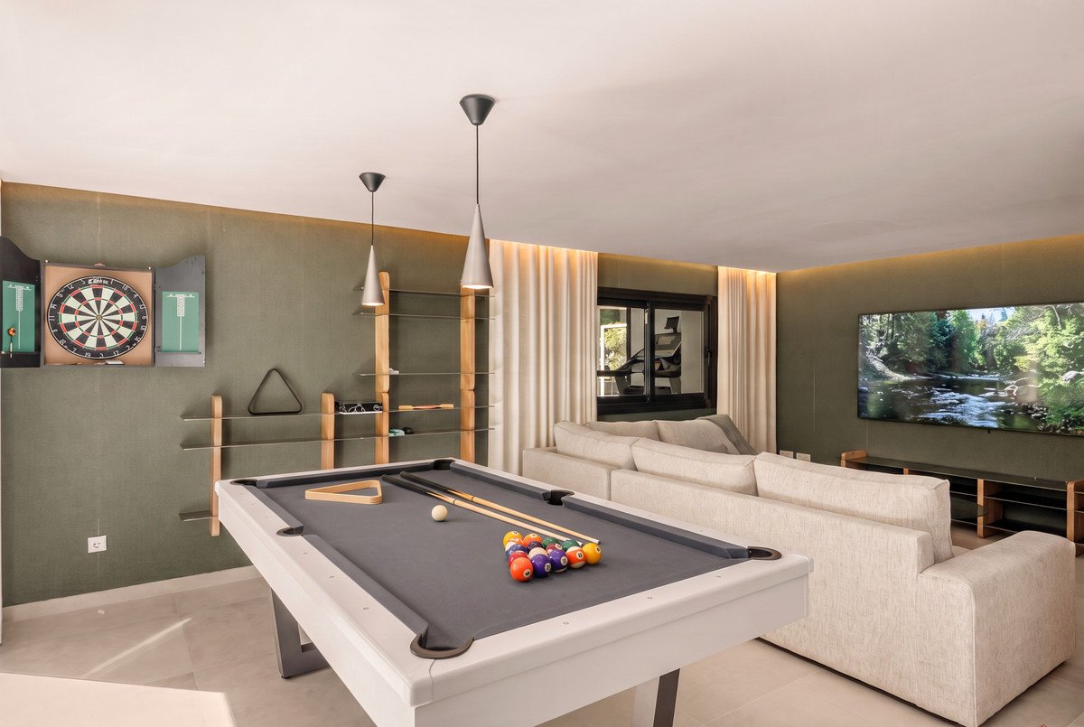 5 Bed Detached Villa in Nueva Andalucía