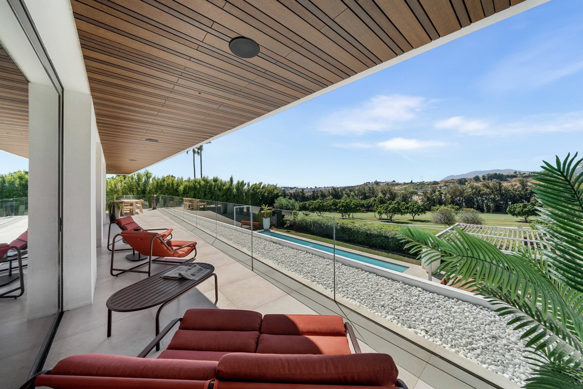 5 Bed Detached Villa in Nueva Andalucía