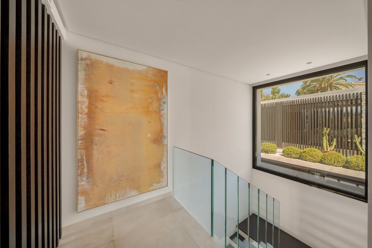 5 Bed Detached Villa in Nueva Andalucía