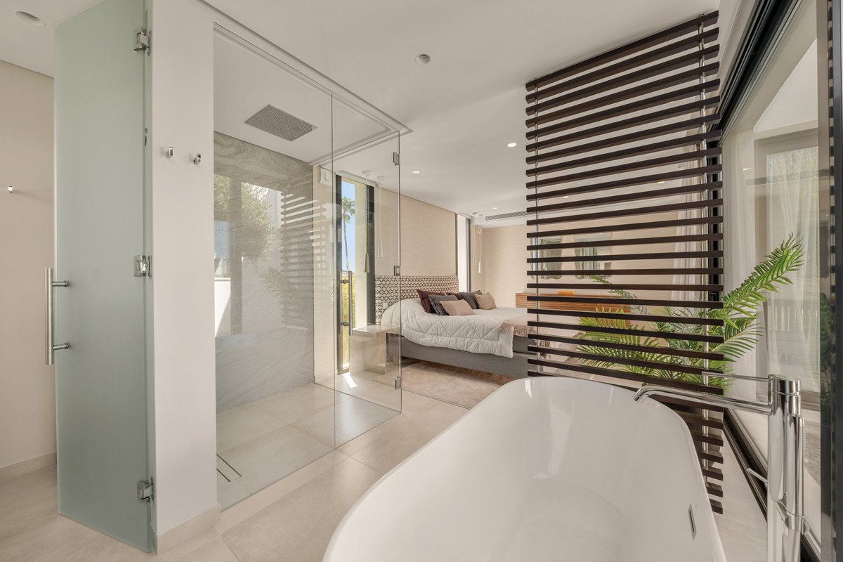 5 Bed Detached Villa in Nueva Andalucía