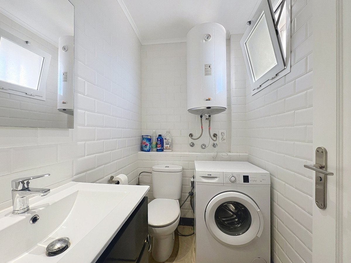 2 Bed Middle Floor Apartment in Manilva