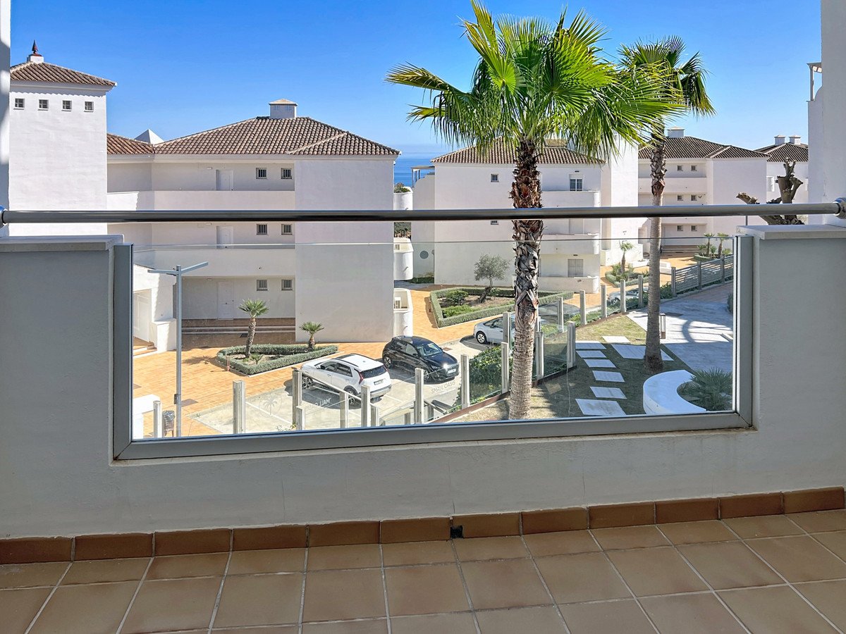 2 Bed Middle Floor Apartment in Manilva