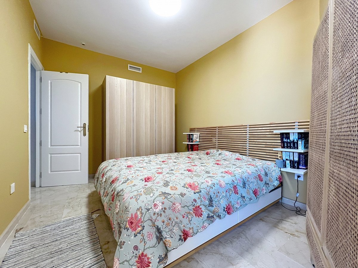 2 Bed Middle Floor Apartment in Manilva