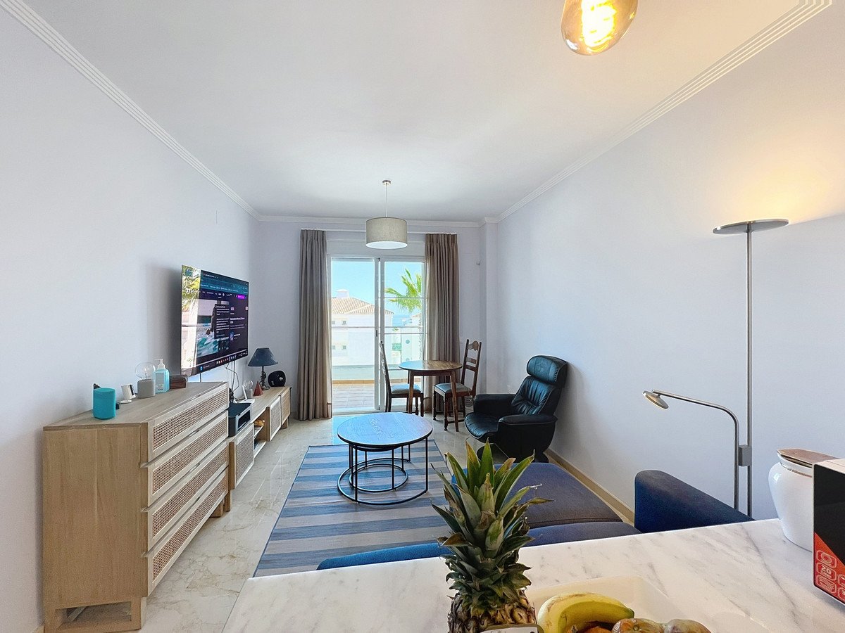 2 Bed Middle Floor Apartment in Manilva