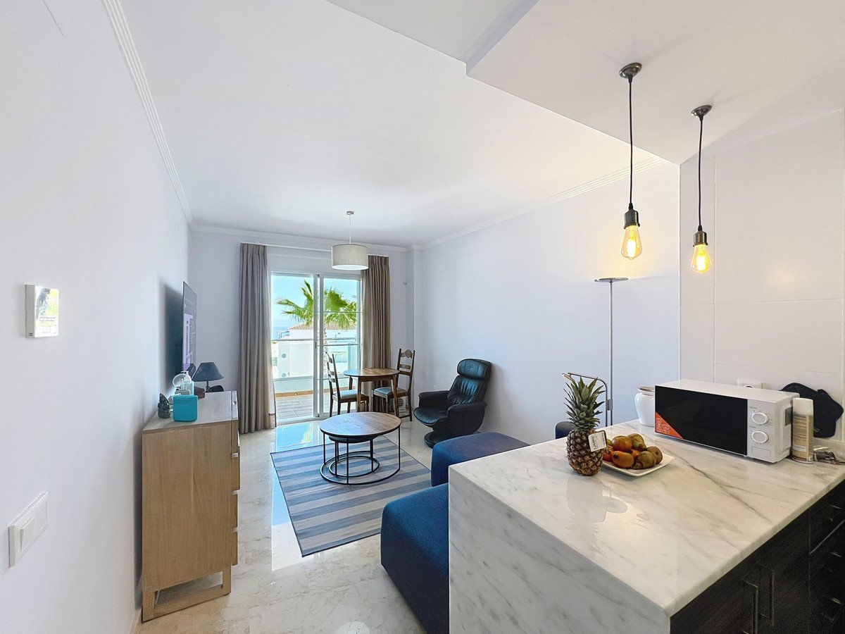 2 Bed Middle Floor Apartment in Manilva
