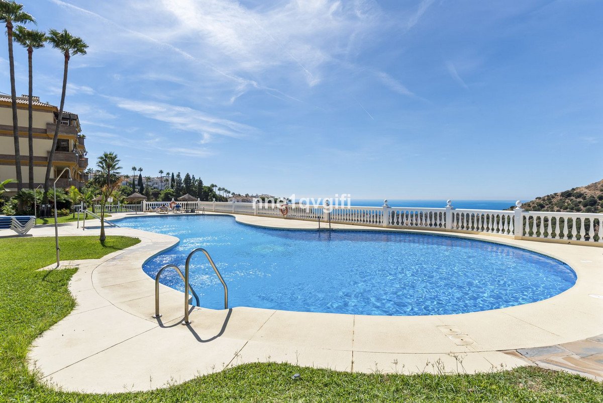 2 Bed Ground Floor Apartment in Calahonda