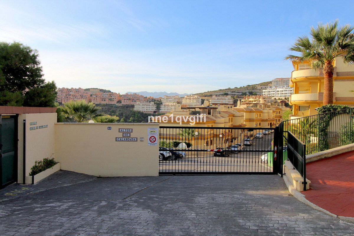 2 Bed Ground Floor Apartment in Calahonda