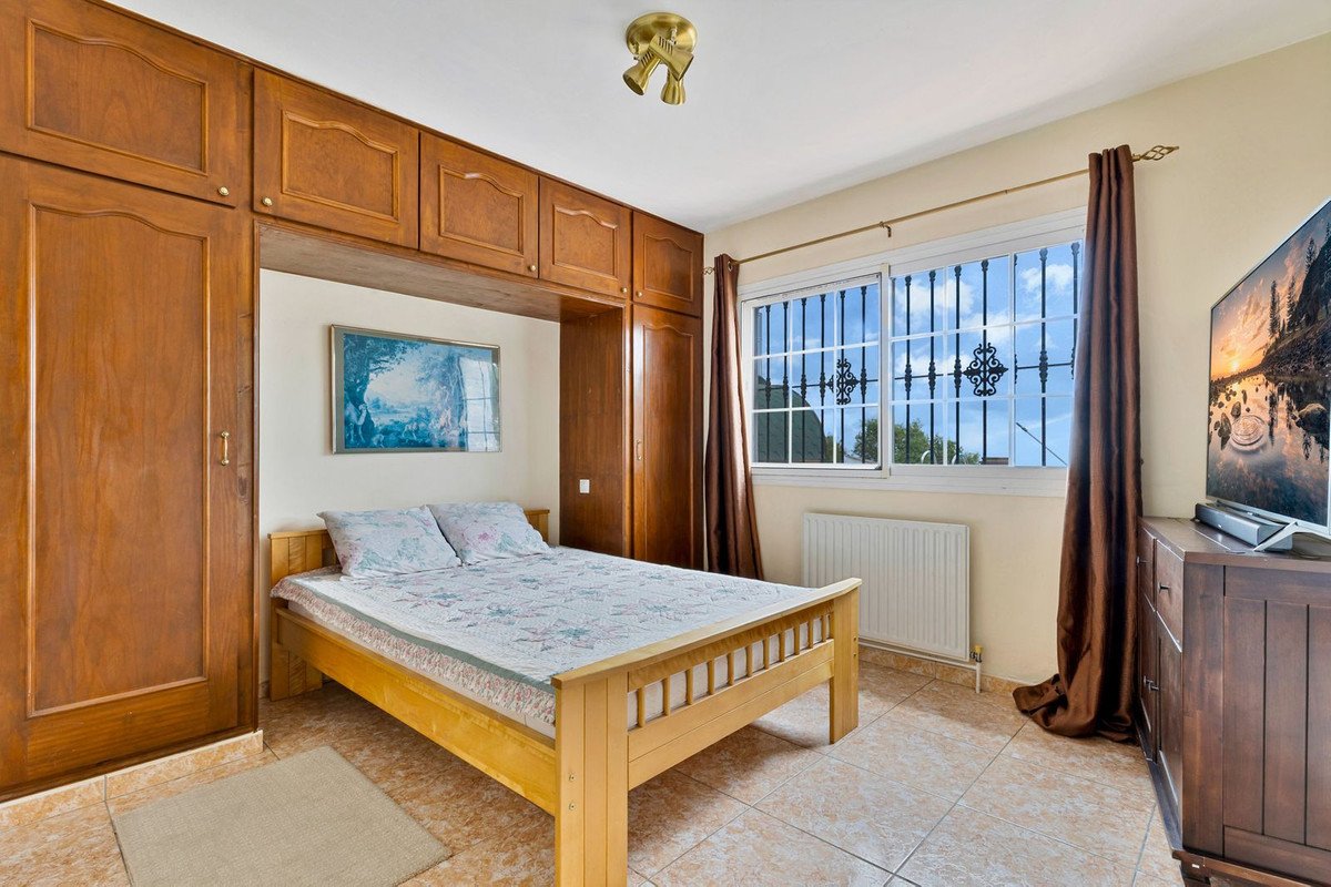 4 Bed Detached Villa in Tolox