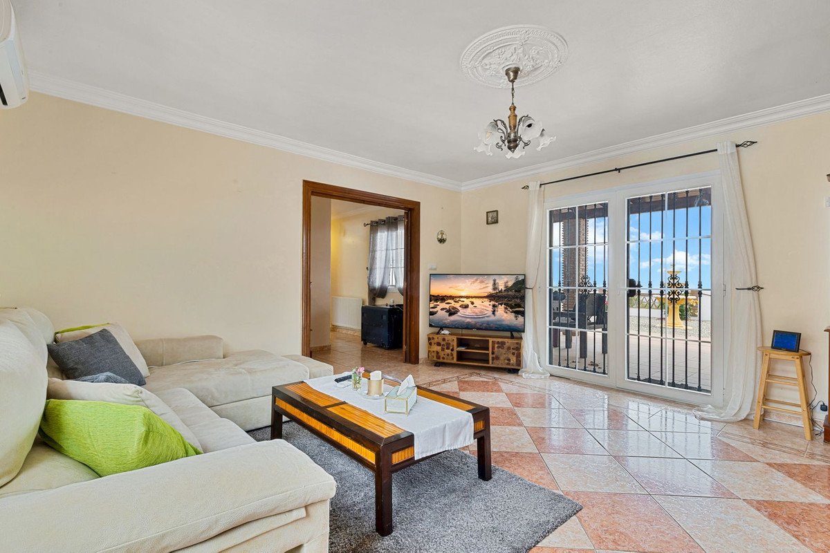4 Bed Detached Villa in Tolox