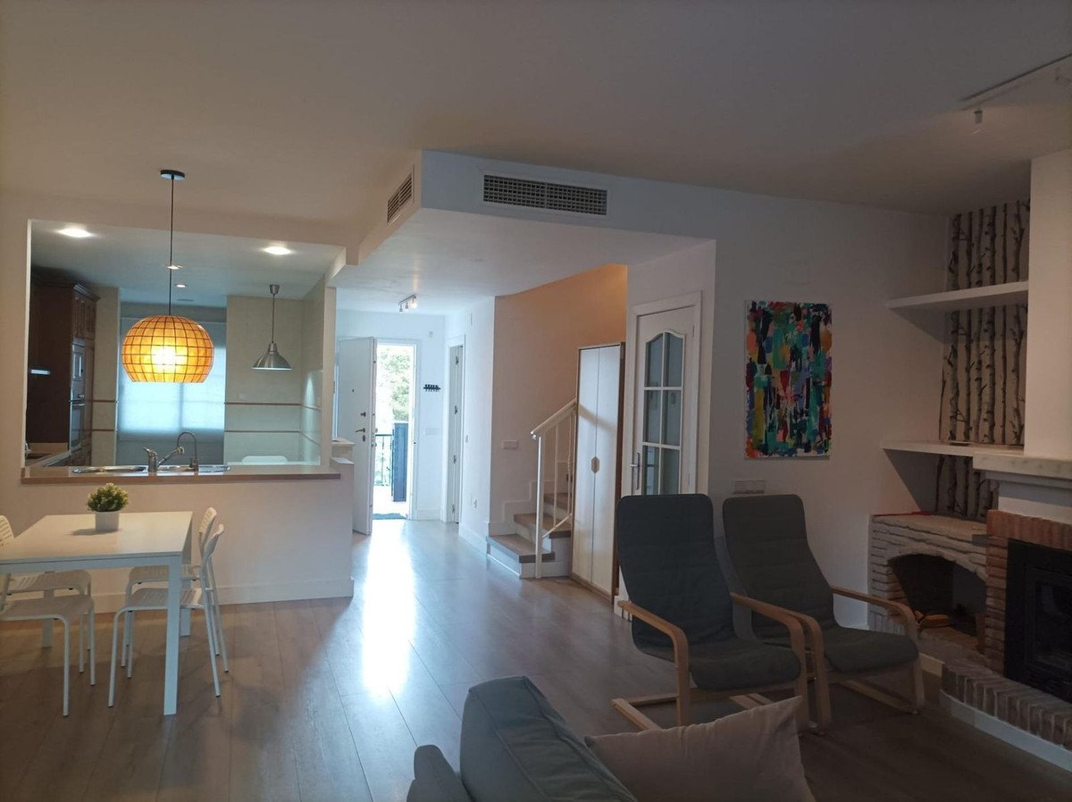 4 Bed Townhouse in Alhaurín de la Torre