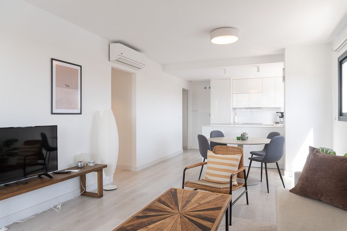 2 Bed Middle Floor Apartment in Las Lagunas