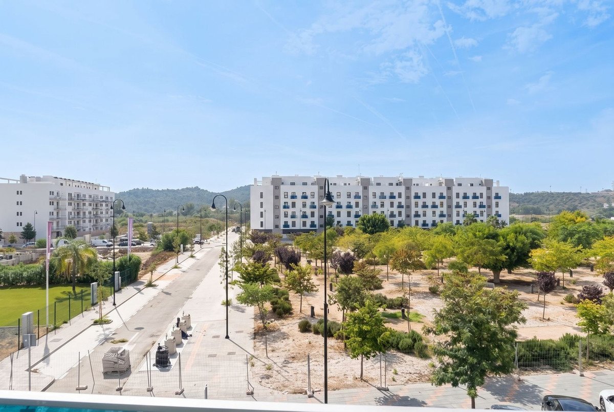 2 Bed Middle Floor Apartment in Las Lagunas