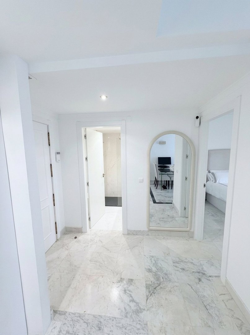 1 Bed Middle Floor Apartment in Puerto Banús