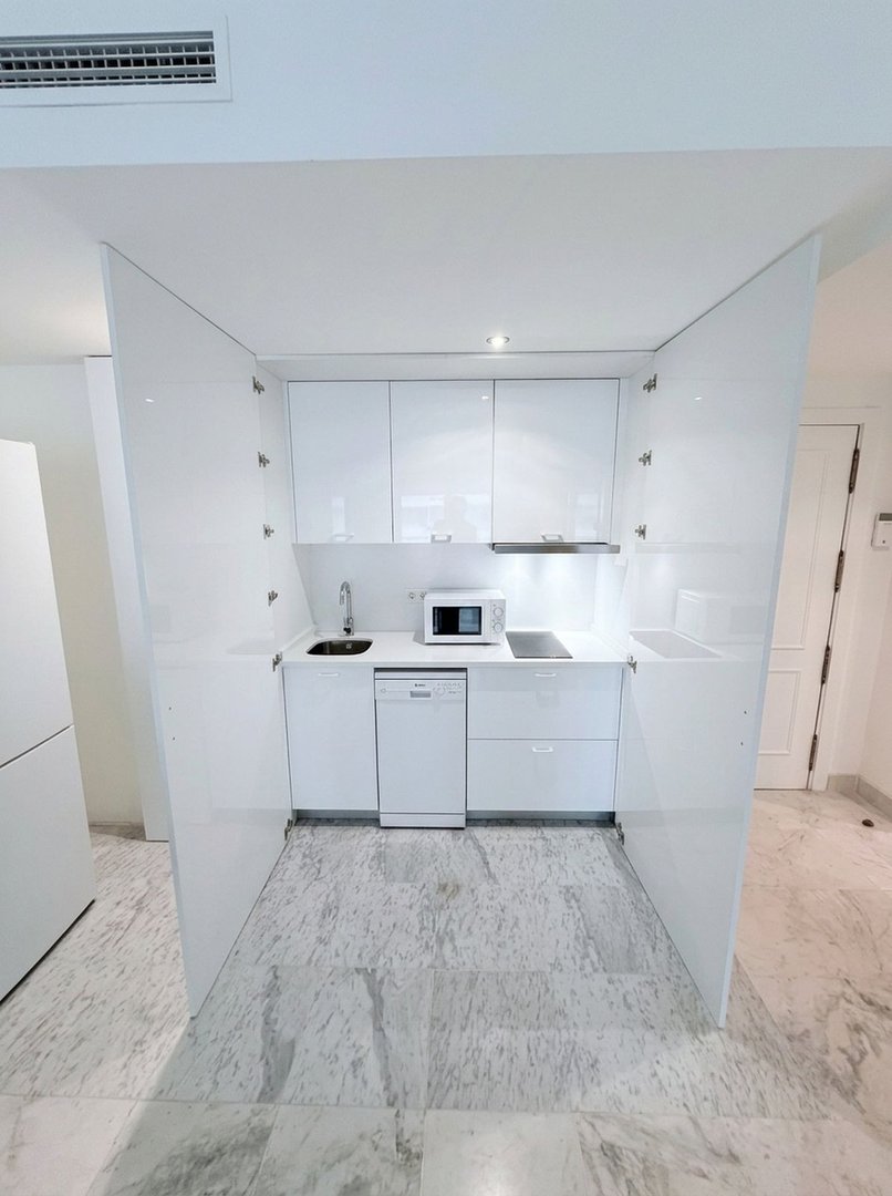 1 Bed Middle Floor Apartment in Puerto Banús